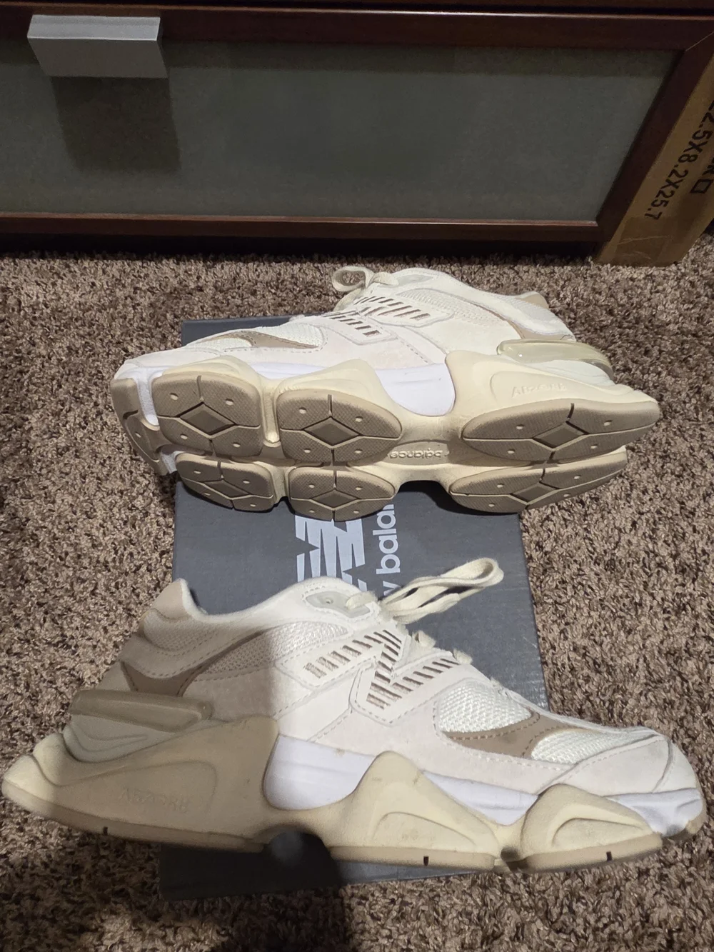 New Balance Beige Lifestyle Sneaker Box — 9060 Label - Picture 5 of 6